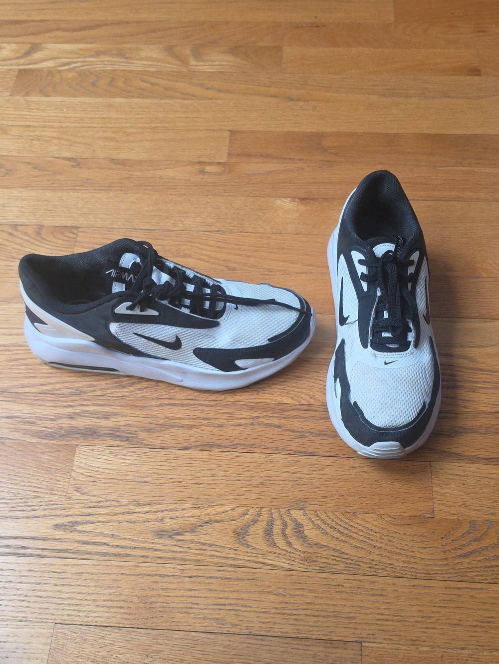 Nike Air Max Bolt White and Black Athletic Running Shoes